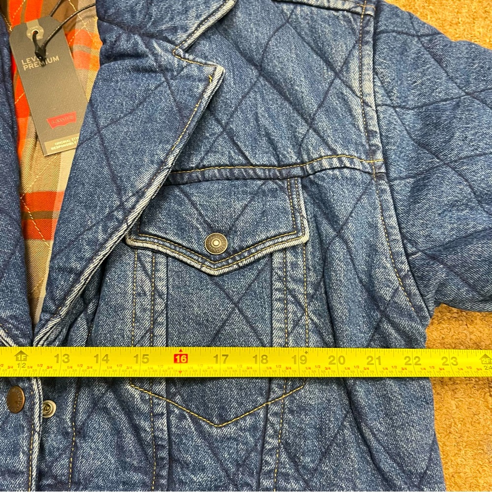 Levi’s 🧥 - Picture 3 of 7